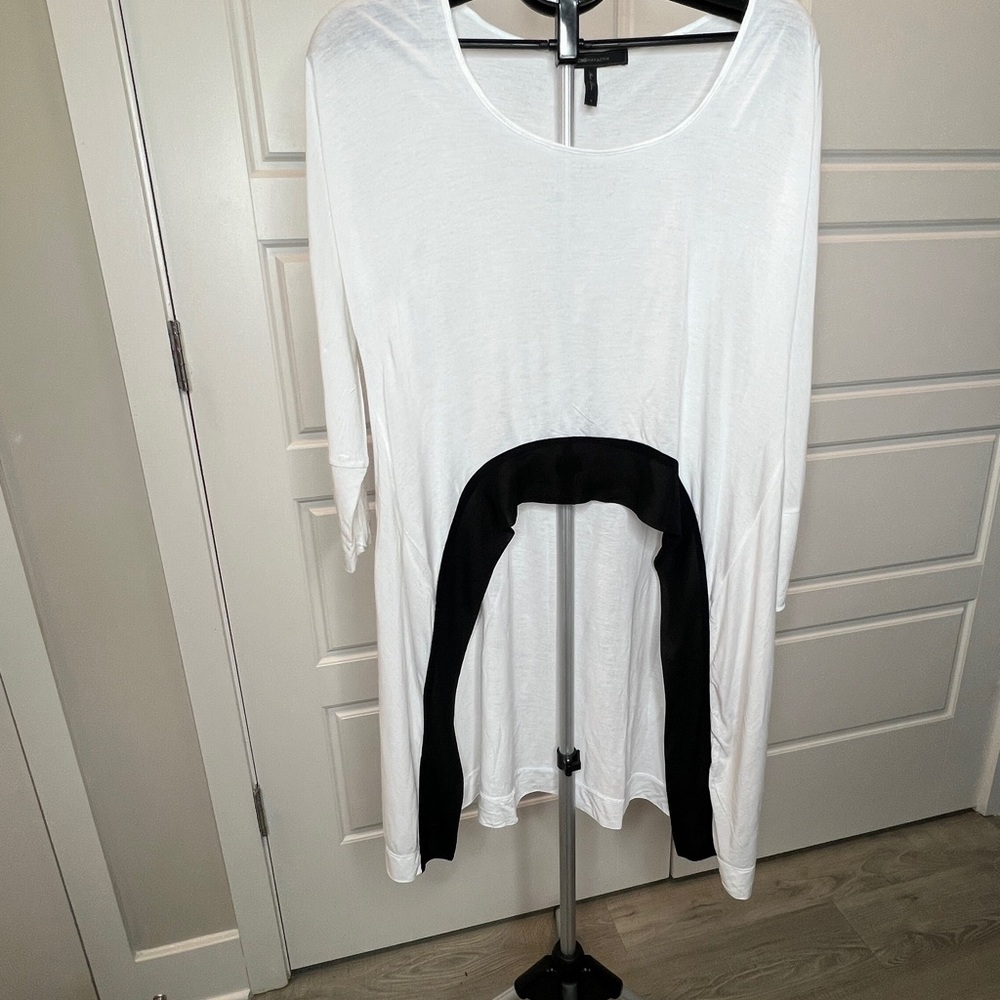 BCBGMaxAzria White and Black Tunic Top